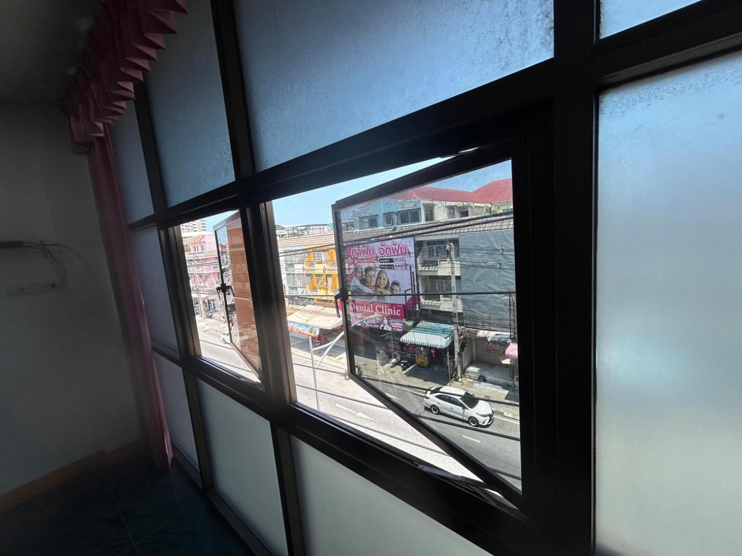 Coffeeandbeer Hostel Pattaya Luaran gambar
